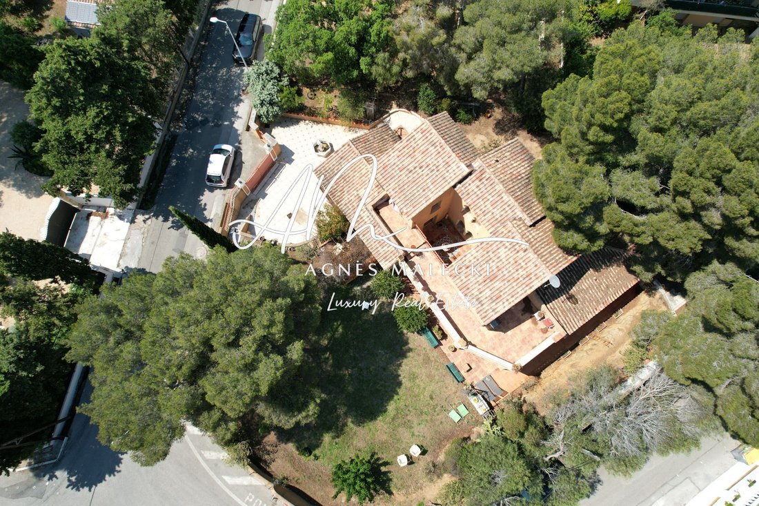 Villa à Nord, Cavalaire-sur-Mer, France 1 - 15389752