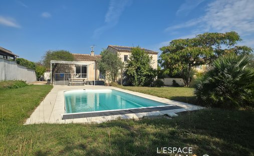 Casa en Saint-Saturnin-lès-Avignon, Provenza-Alpes-Costa Azul, Francia 1