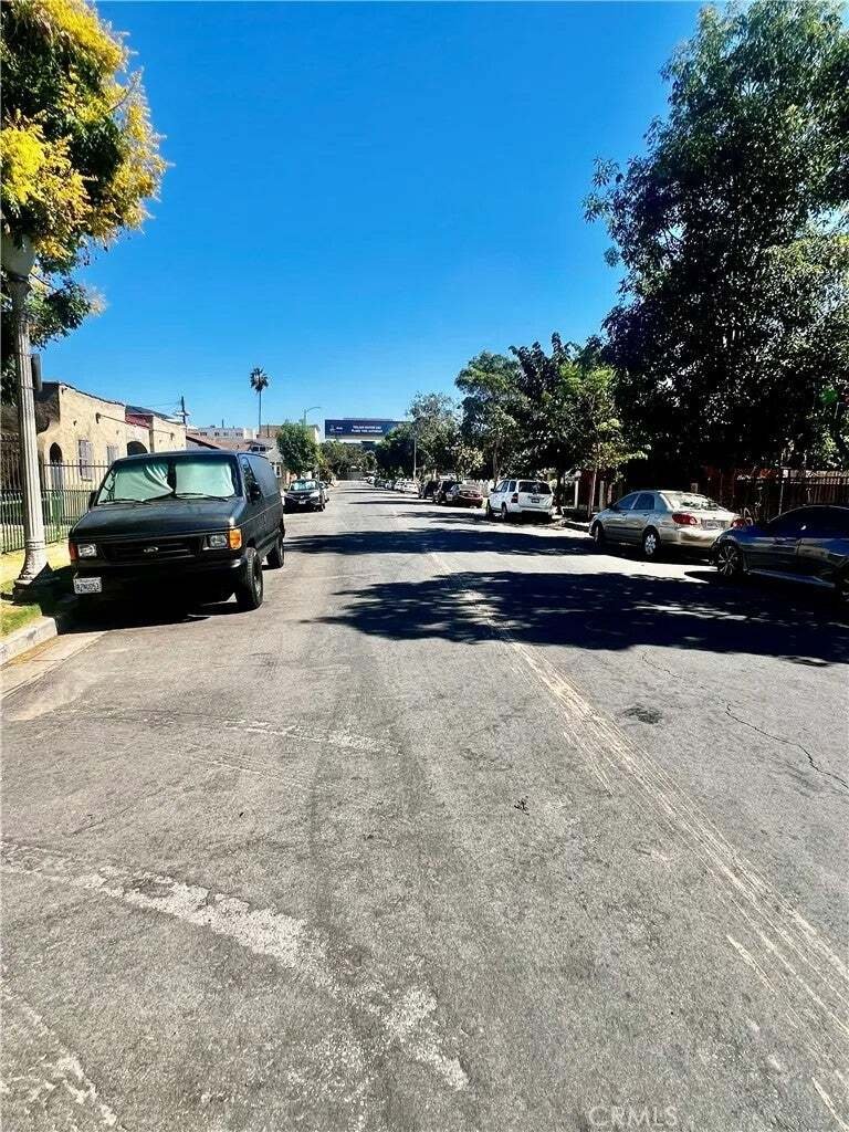 Los Angeles, California, United States 3 - 19079074