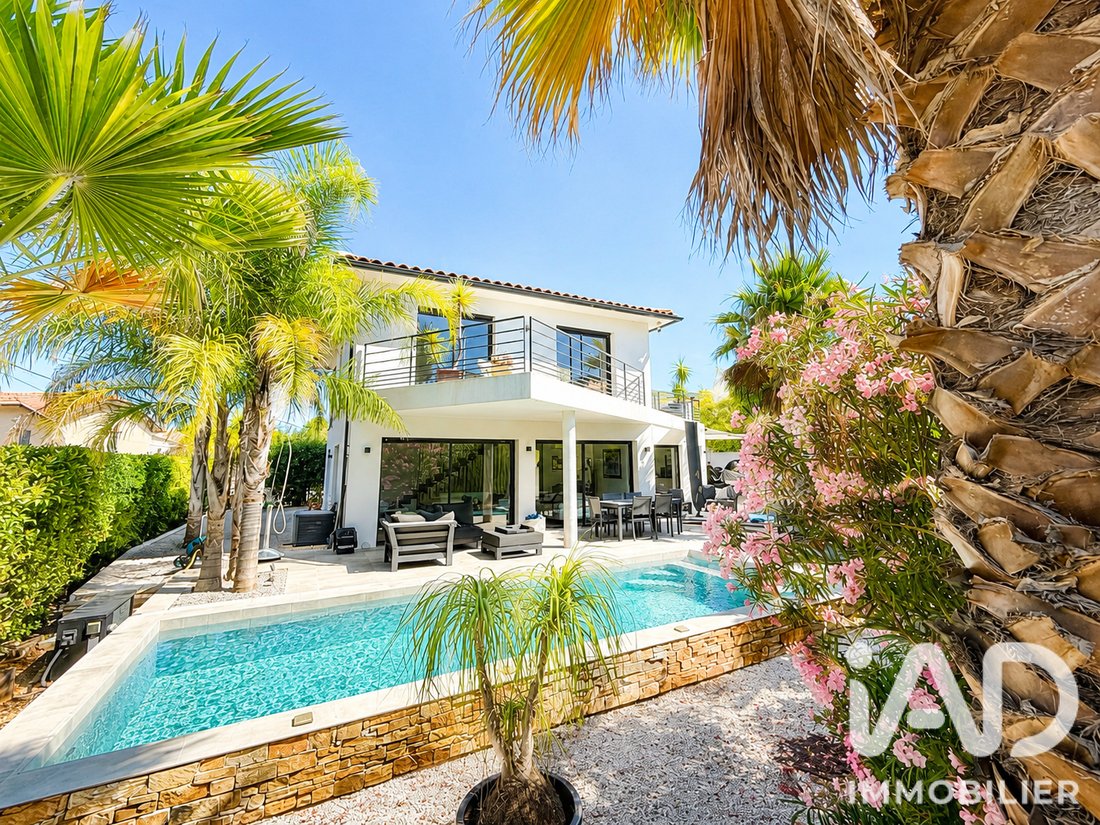 Casa en Sanary-sur-Mer, Provenza-Alpes-Costa Azul, Francia 1 - 19078385