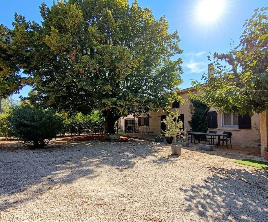 Country House in Noves, Provence-Alpes-Côte d'Azur, France 1 - 19076541