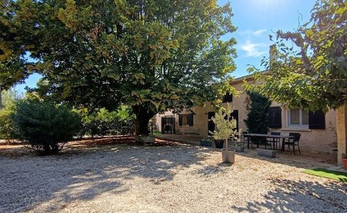 Maisons de campagne à Noves, Provence-Alpes-Côte d'Azur, France 1