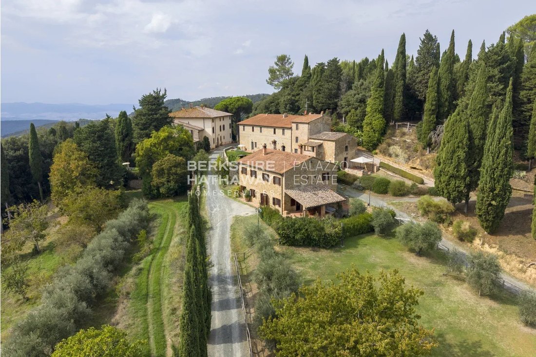 Estate in Gambassi Terme, Tuscany, Italy 3 - 19079502