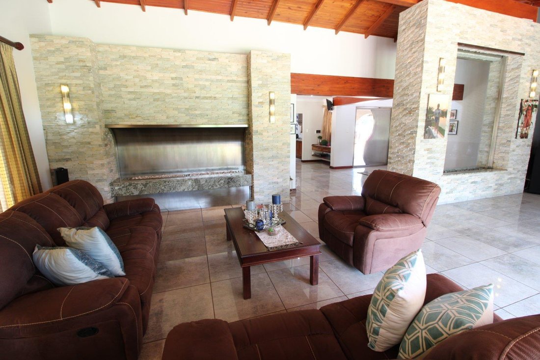 Rancho en Van Der Hoff Park, Noroeste, Sudáfrica 4 - 19084923