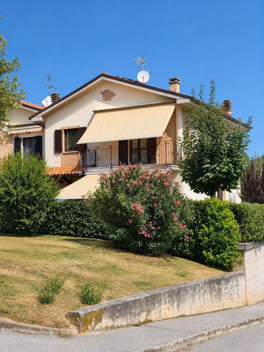 Villa en Comunanza, Marcas, Italia 2 - 19076160