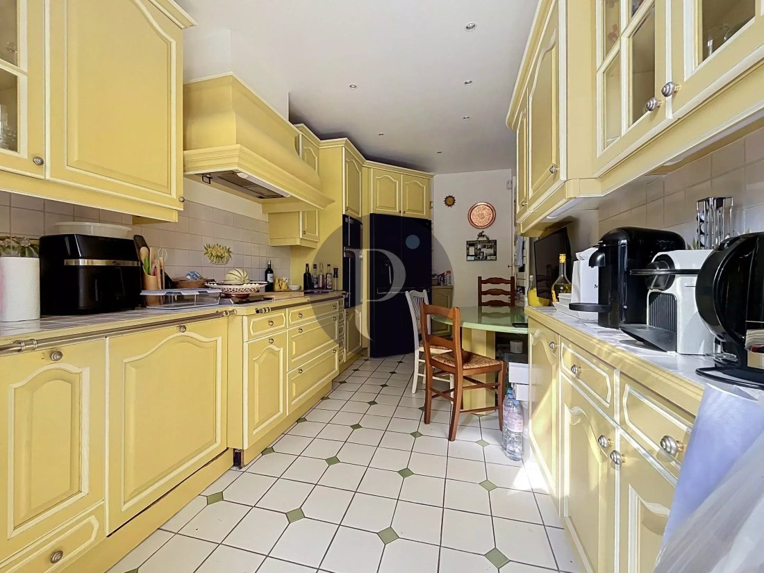 House in Villejuif, Ile-de-France, France 5 - 19077527