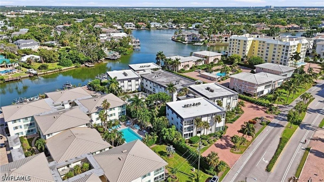 Cooperativa en Naples, Florida, Estados Unidos 5 - 19085722