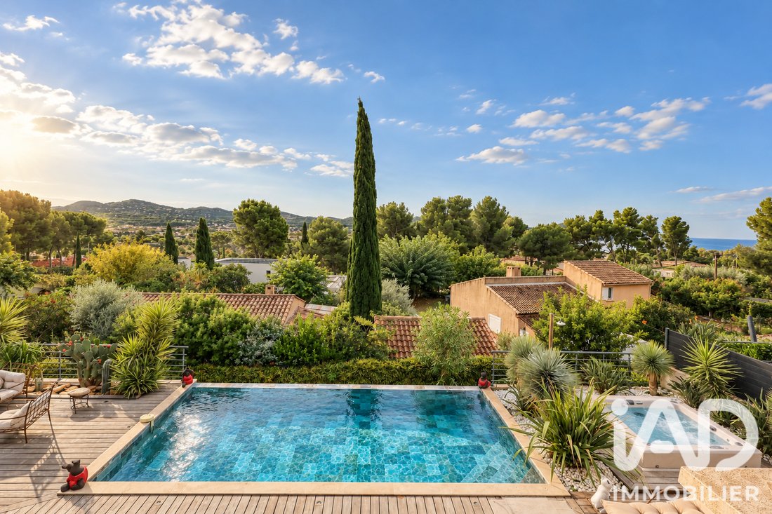 House in Saint-Cyr-sur-Mer, Provence-Alpes-Côte d'Azur, France 1 - 19078273