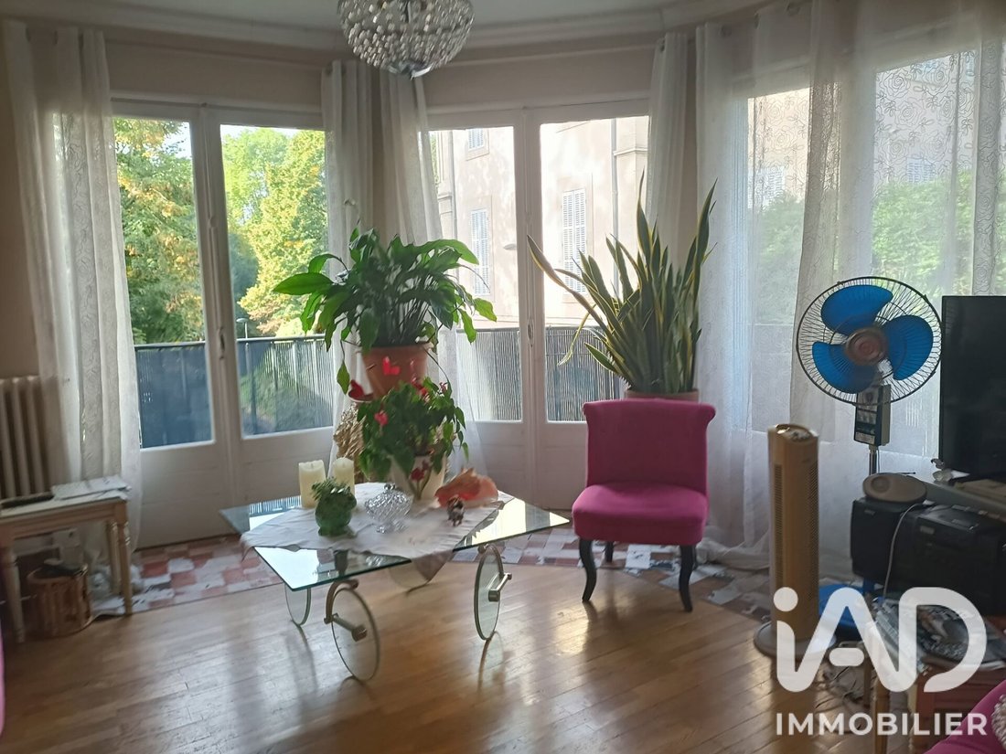 Marche, Vichy, France 2 - 19078376