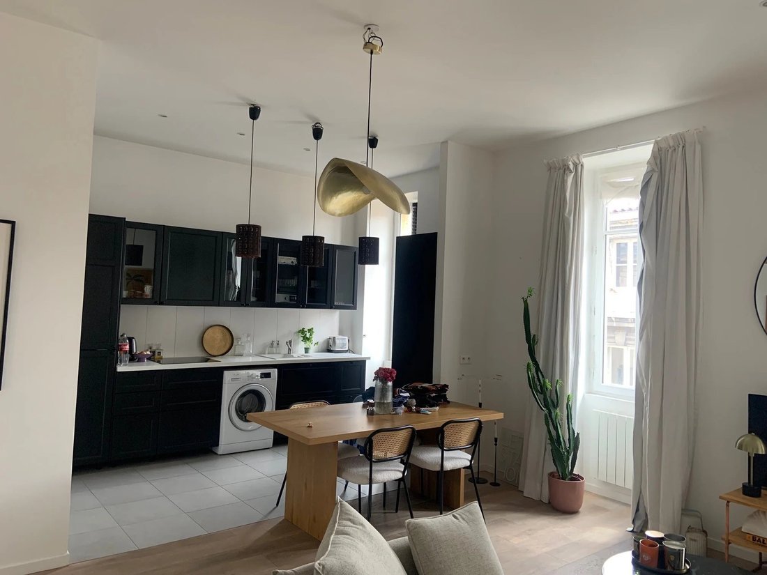 Apartment in Hôtel de Ville-Quinconce-Saint Seurin-Fondaudège, Bordeaux, France 2 - 19083869