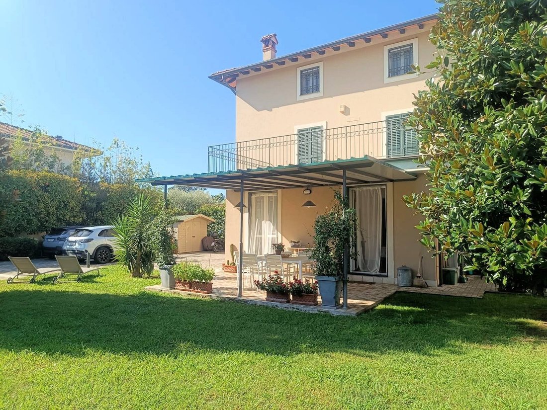 Villa en Lido di Camaiore, Camaiore, Toscana 1 - 19076232
