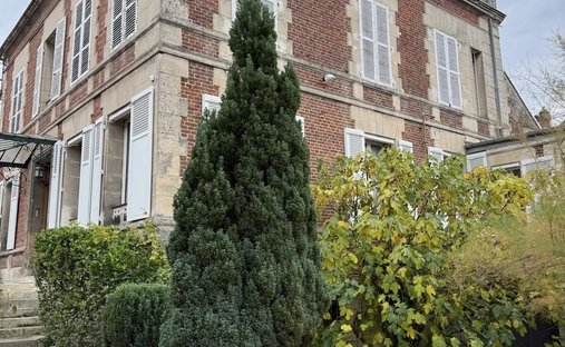 Villa a Est, Margny-lès-Compiègne, Francia 1