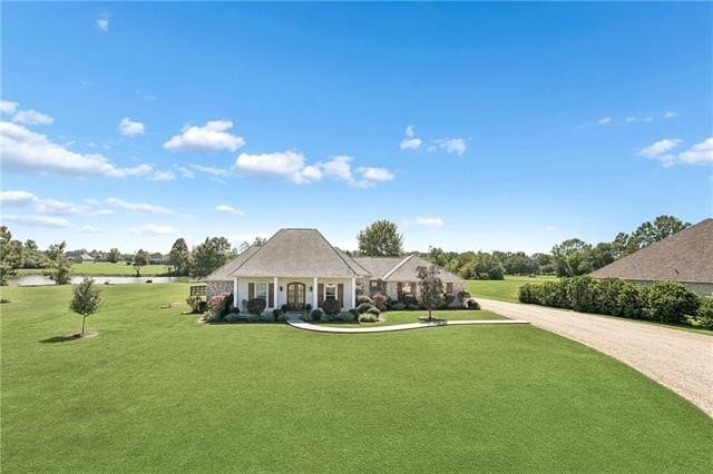 Covington, Louisiana, United States 1 - 19082833