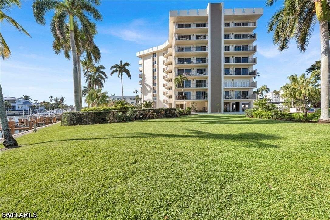 Cooperativa en Naples, Florida, Estados Unidos 2 - 19085704