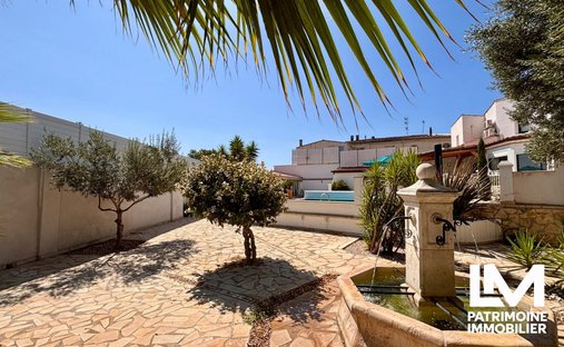 Villa a Ouest, Bessan, Francia 1