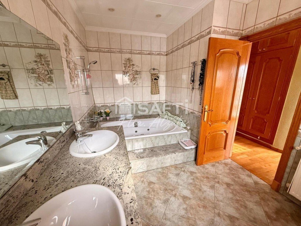 House in Castello d'Empuries, Catalonia, Spain 2 - 19077424