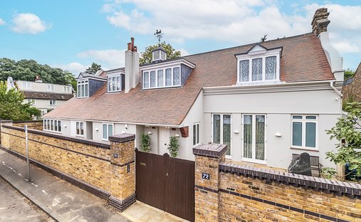 House in Palewell, Richmond Upon Thames, England 1