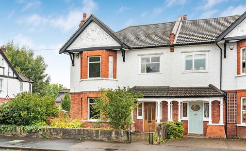 Haus in Coombe, Royal Borough of Kingston upon Thames, England 1