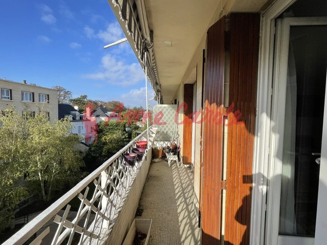 Apartment in Fontenay-sous-Bois, Ile-de-France, France 2 - 19081354