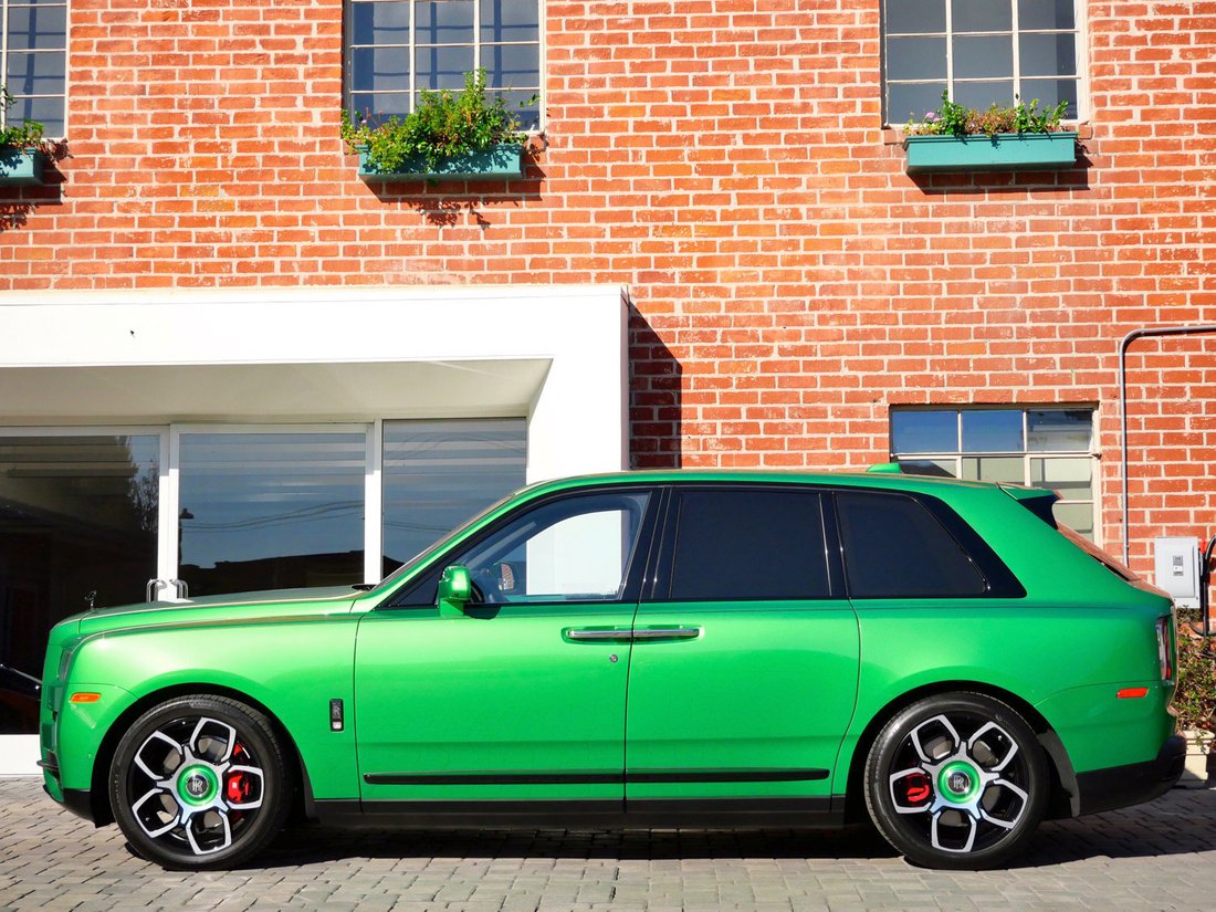 Suv in Beverly Hills, CA, United States 3 - 19084600