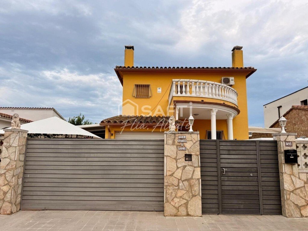House in Castello d'Empuries, Catalonia, Spain 1 - 19077424