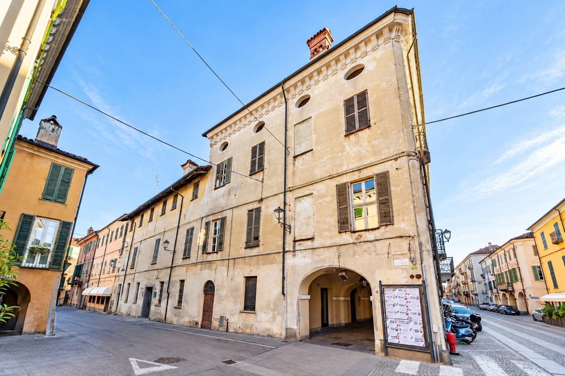 Otros en Fossano, Piamonte, Italia 3 - 19076139