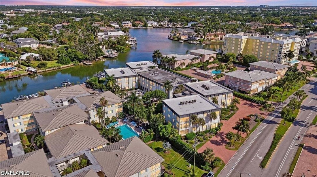 Cooperativa en Naples, Florida, Estados Unidos 3 - 19085722