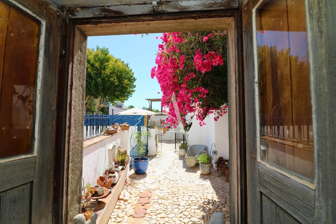 Villa in Faro (Se und Sao Pedro), Algarve, Portugal 2 - 19083897