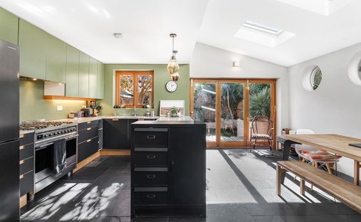 Haus in Kingston Upon Thames, Royal Borough of Kingston upon Thames, England 1