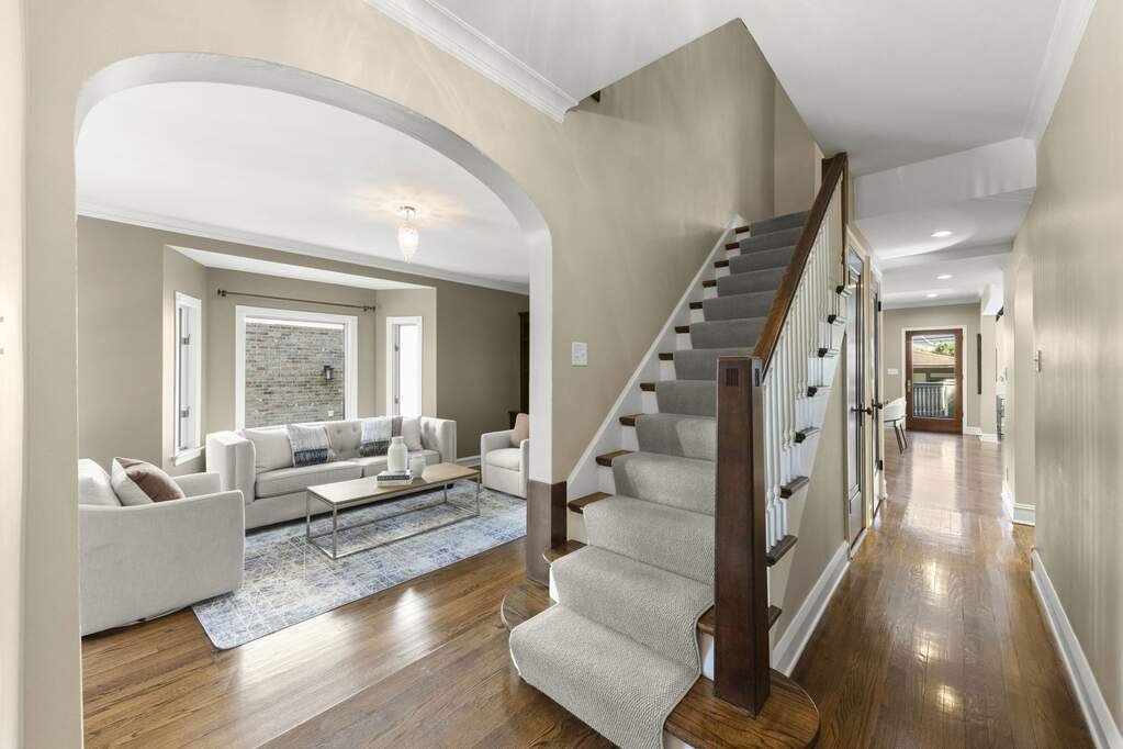 House in Elmhurst, Illinois, United States 2 - 19076516