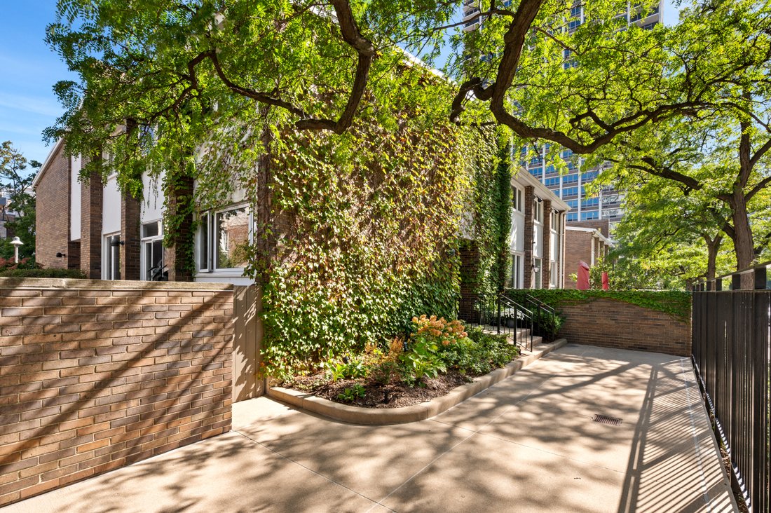 Condo in Chicago, Illinois, United States 2 - 19078447