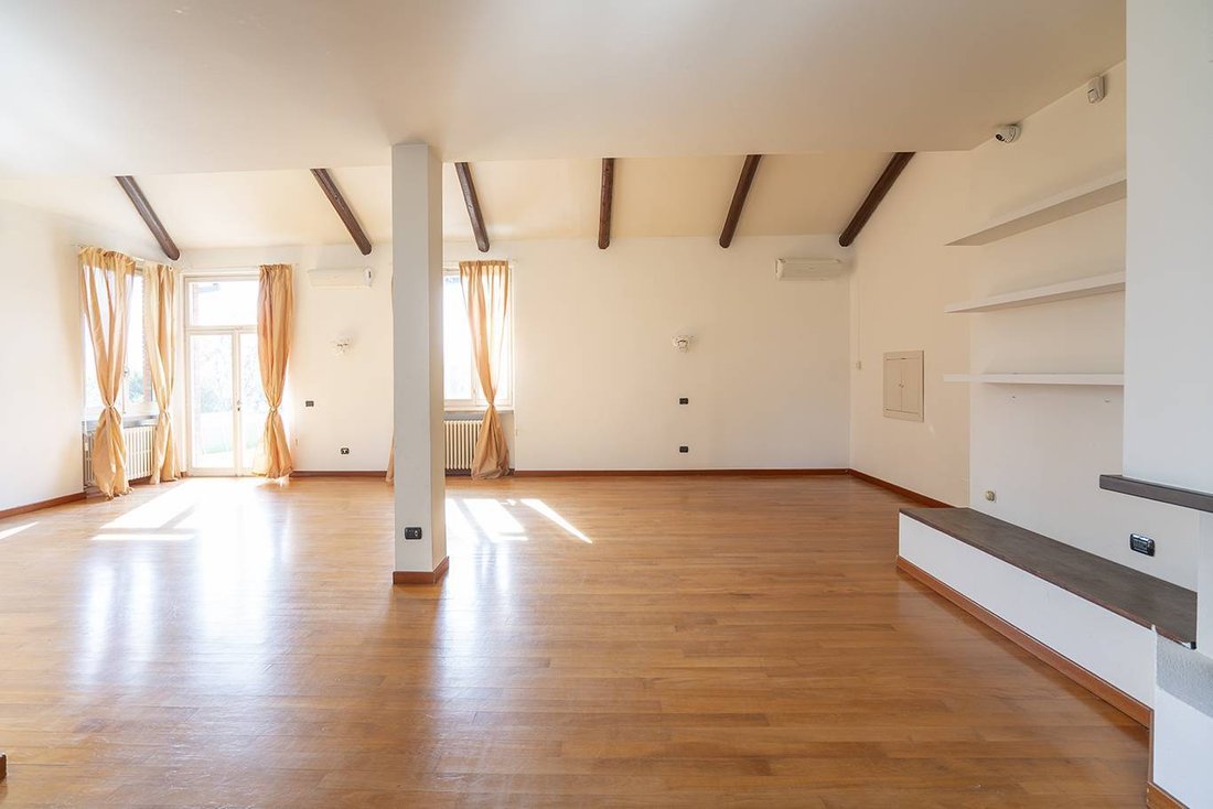 Villa in Molteno, Lombardy, Italy 5 - 19076128