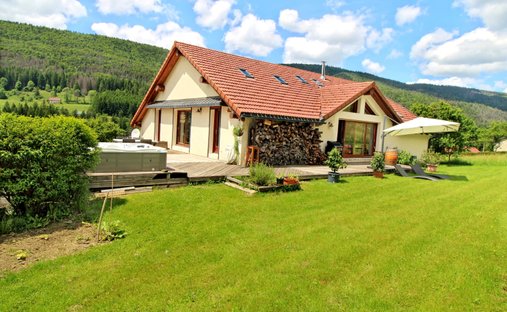 Haus in Mijoux, Auvergne-Rhone-Alpen, Frankreich 1