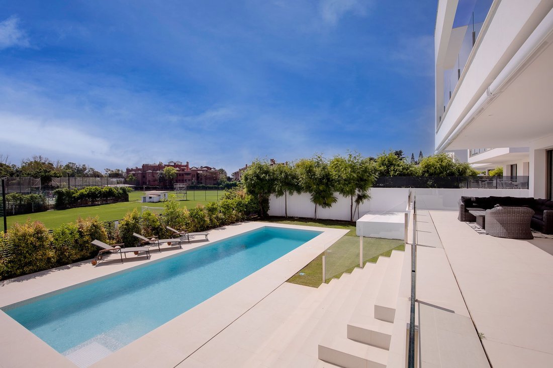 Villa in San Pedro de Alcantara, Andalusia, Spain 5 - 19083086