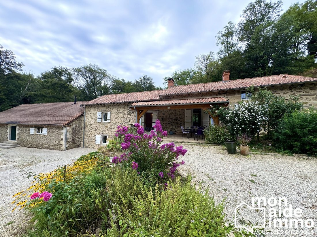 House in Saint-Romain-et-Saint-Clement, Nouvelle-Aquitaine, France 2 - 19076534