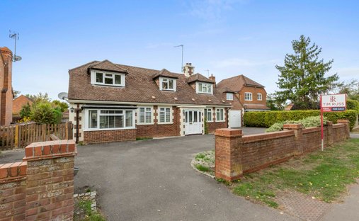 House in Longwick, England 1