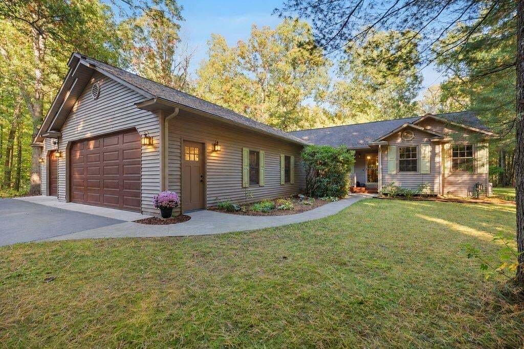 Casa en Interlochen, Míchigan, Estados Unidos 1 - 19081089