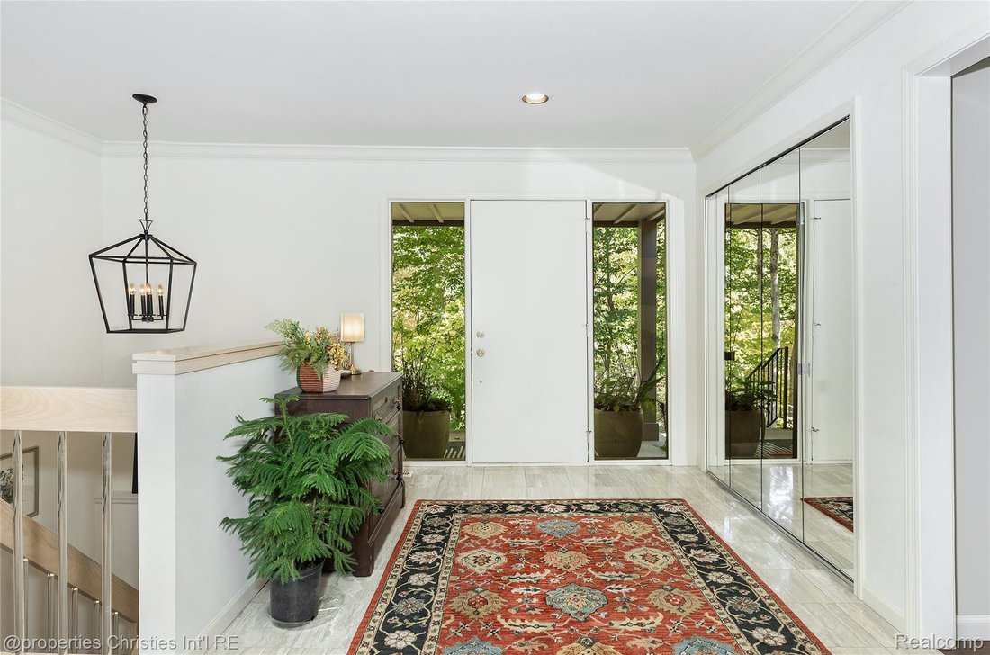 Condo in Beverly Hills, Michigan, United States 3 - 19077811