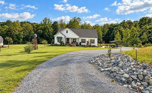 Maison à Walnut Cove, Caroline du Nord, États-Unis 1