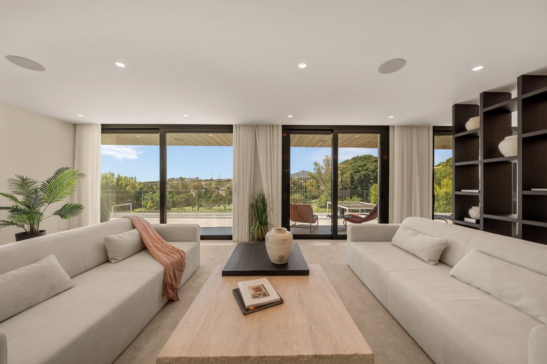 Villa in Nueva Andalucía, Marbella, Spanien 4 - 19077501