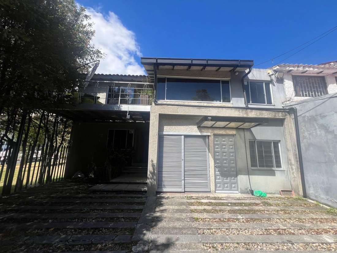 House in Bogota, Bogotá, Colombia 2 - 19080135