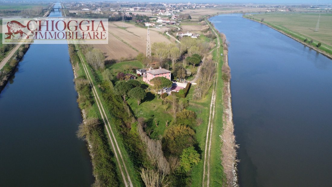 Villa in Loreo, Veneto, Italy 2 - 19081448