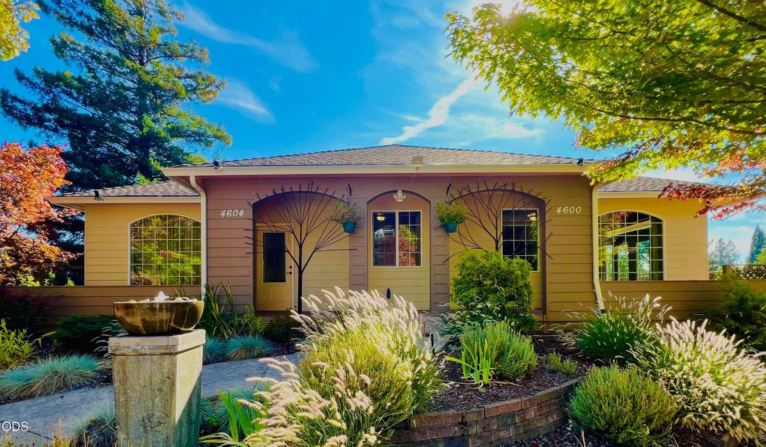 Maison à Medford, Oregon, États-Unis 1 - 18452797