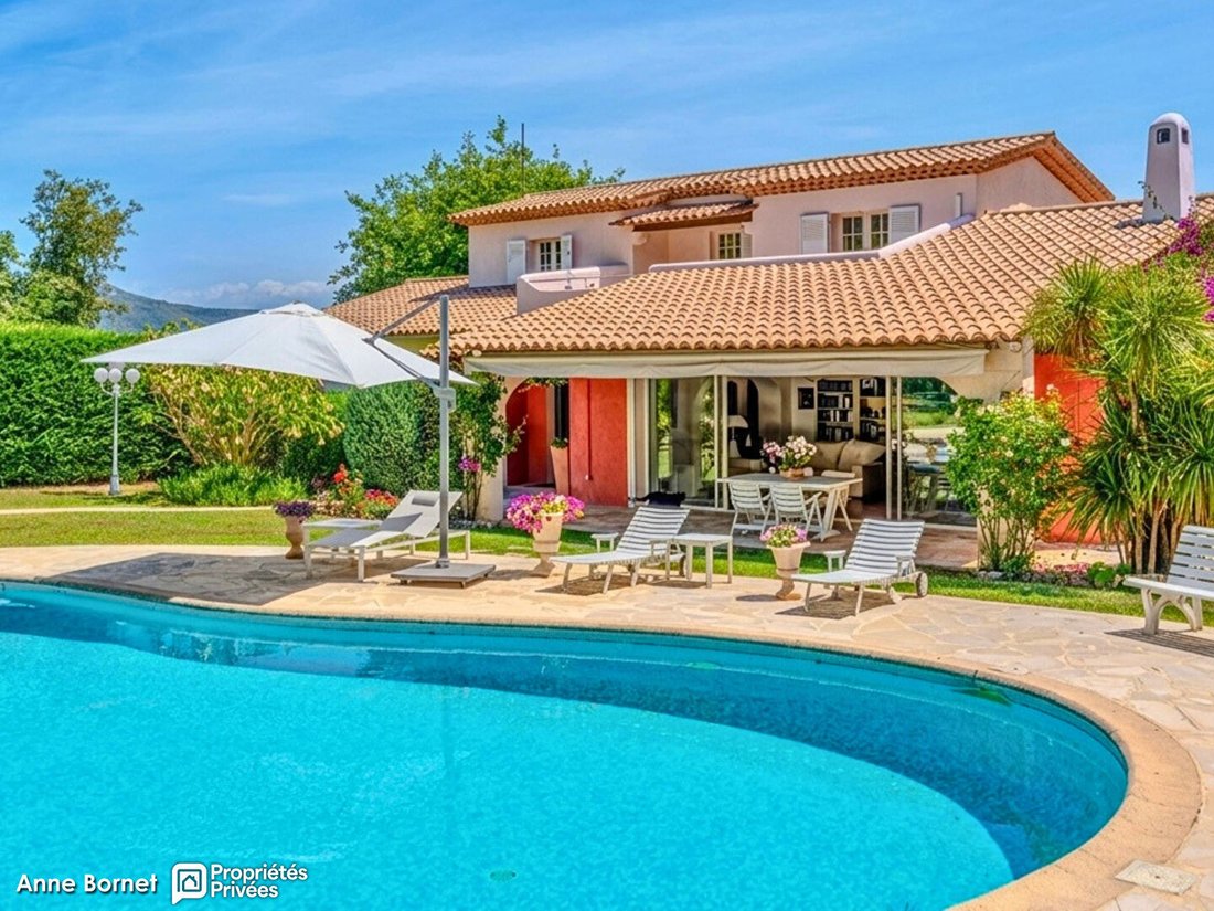 Villa en Le Rouret, Provenza-Alpes-Costa Azul, Francia 1 - 19077957