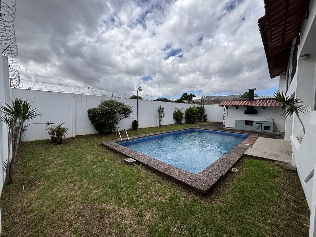 House in Cinco Esquinas, San José Province, Costa Rica 4 - 19083035