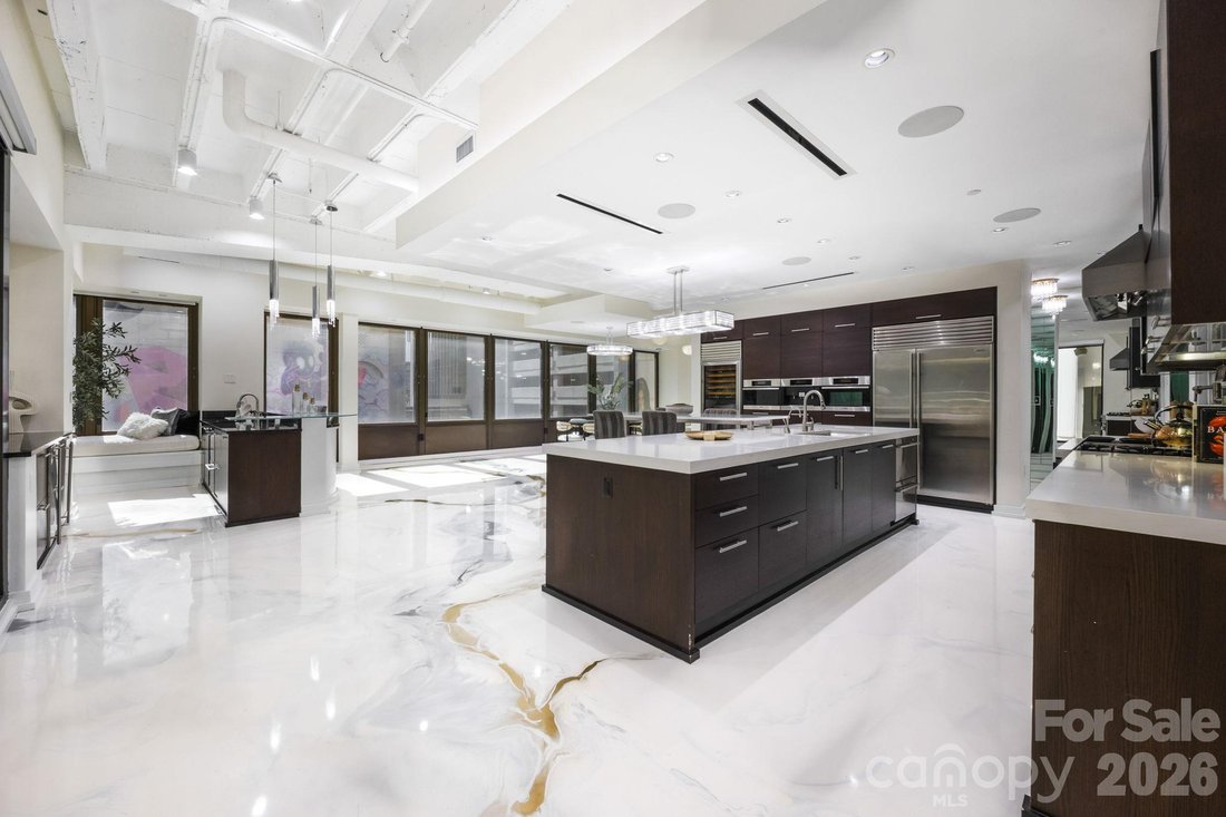 Condo in Charlotte, North Carolina, United States 1 - 19083263