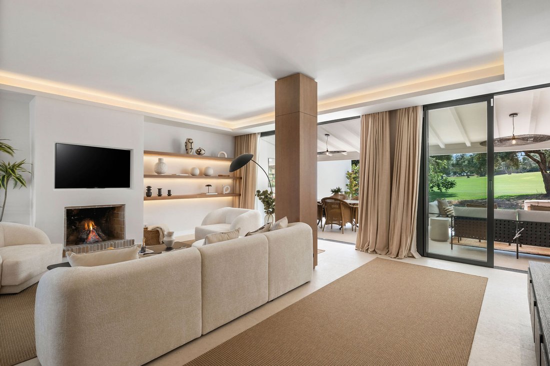 Townhouse en Nueva Andalucía, Marbella, España 4 - 19083002