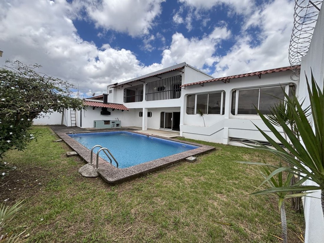 House in Cinco Esquinas, San José Province, Costa Rica 1 - 19083035
