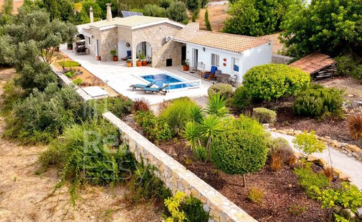 Villa in Santa Bárbara de Nexe, Algarve, Portugal 1