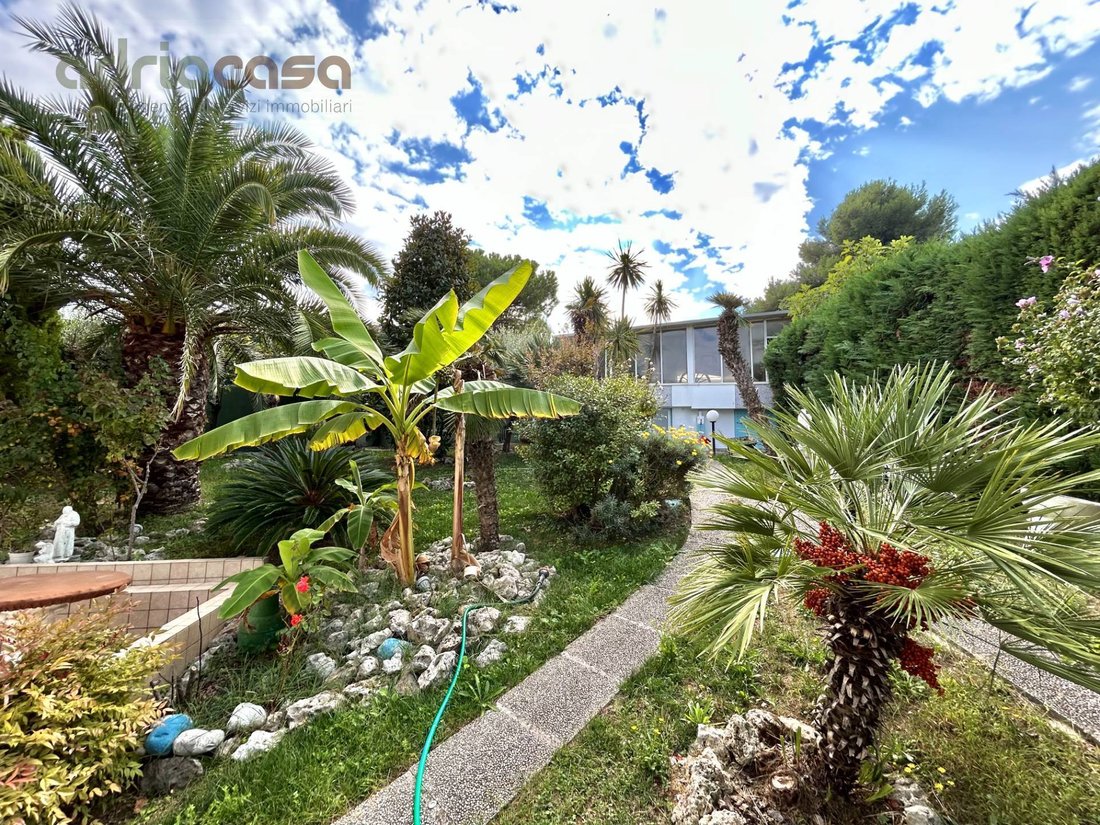 Apartment in Fontanelle-Colle dei Pini, Riccione, Emilia-Romagna 1 - 19076238